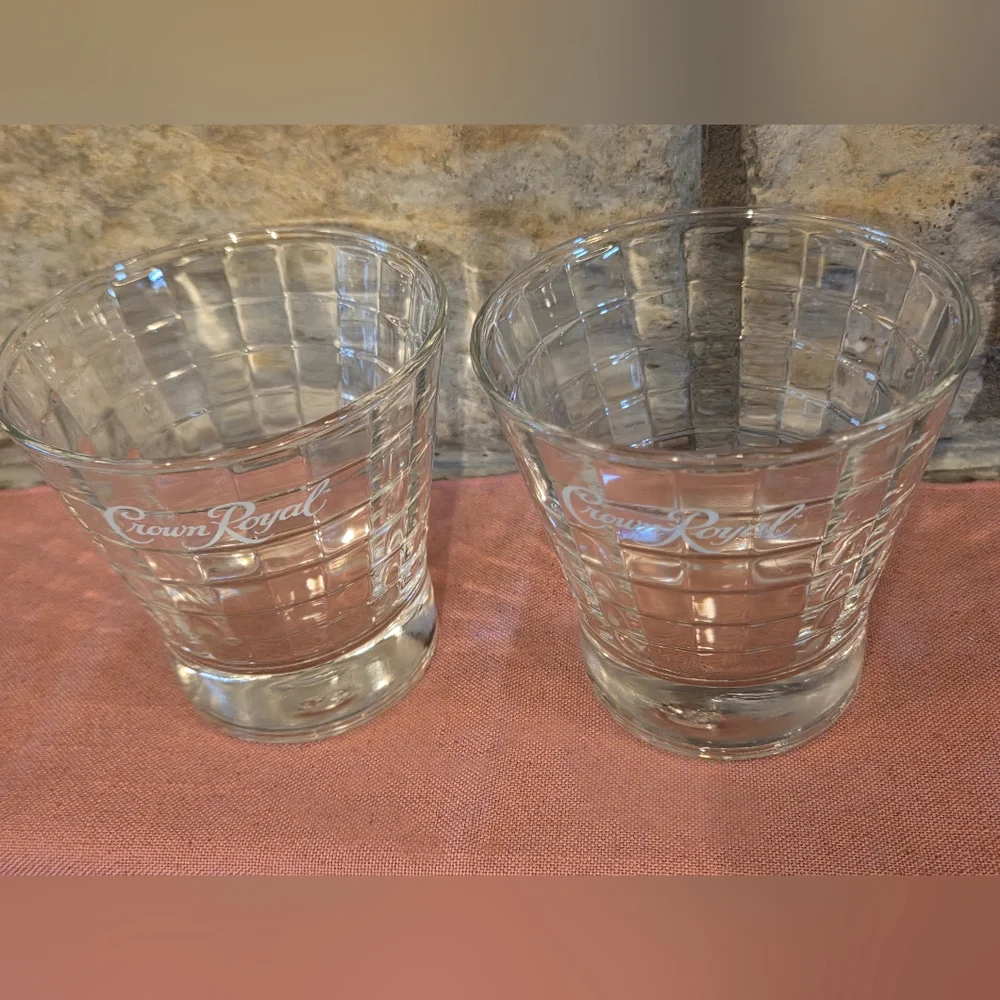 Set Of 2 Crown Royal Optic Cube Rocks Glasses Lowball Whiskey Bourbon Cocktail
